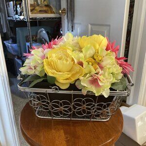 Country Home Heavy Gauge Wire Basket With Spirograph Flowers & Coil Handles